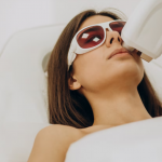 Лазерная эпиляция верхней губы: особенности процедуры, сколько нужно сеансов